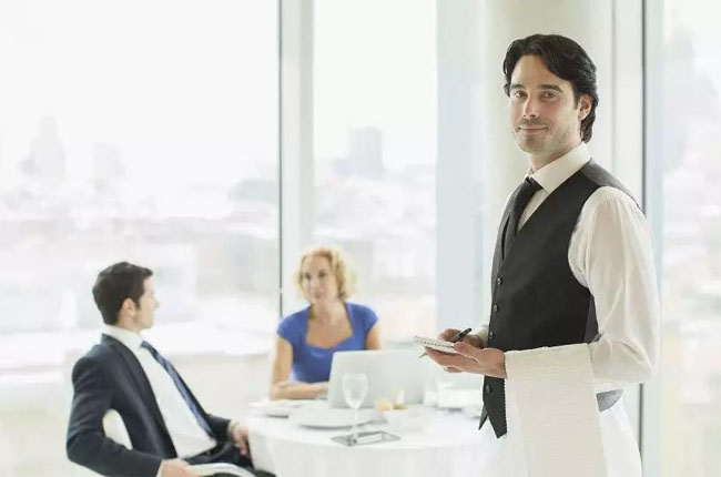 要做到優(yōu)質(zhì)的服務，得先自己心里有服務意識